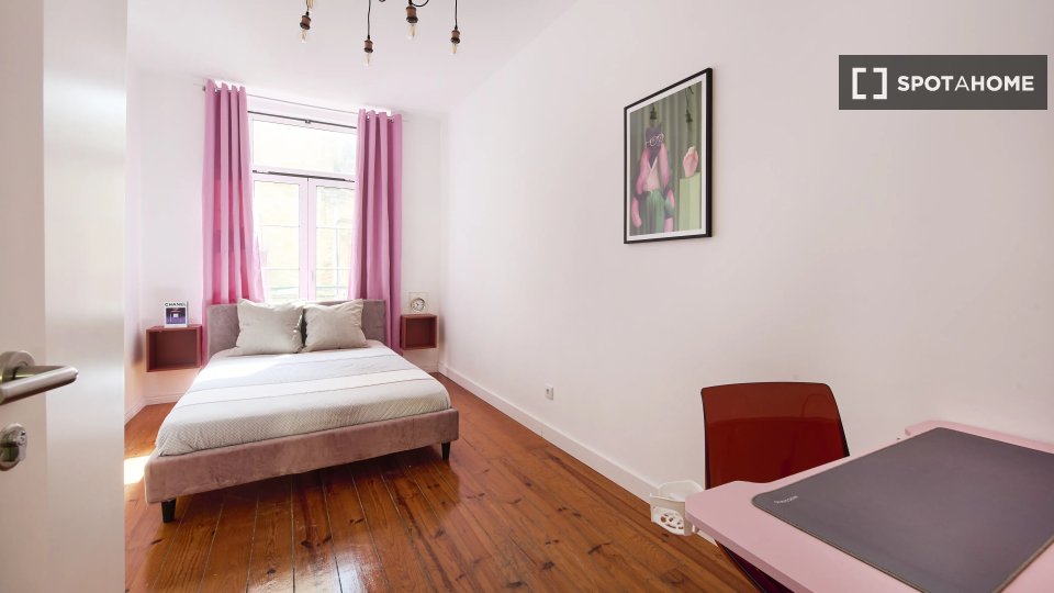 Double room Lisbon, 13 beds — photo 11