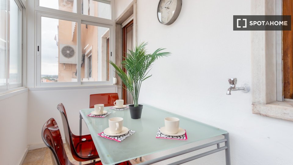 Double room Lisbon, 4 beds — photo 30