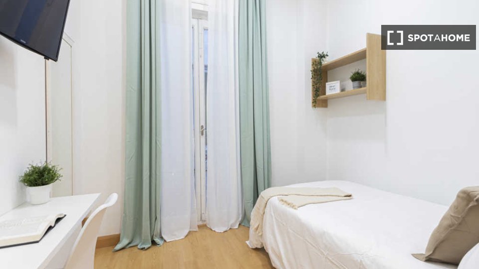 Double room Madrid, 41 beds — photo 60