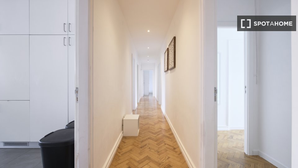 Double room Lisbon, 9 beds — photo 26