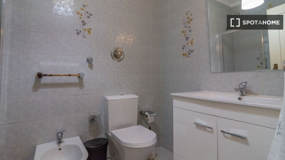 Double room Porto, 5 beds, 180m² — photo 3