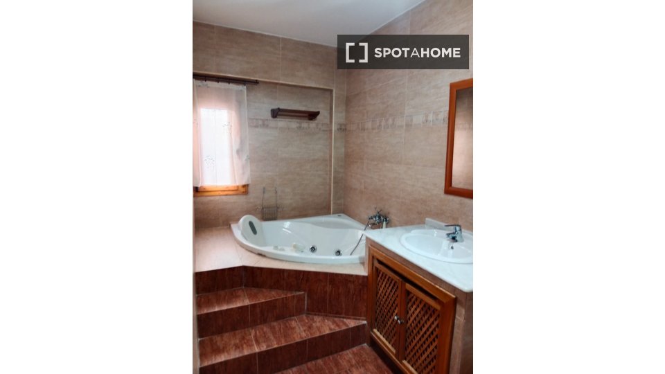 Double room Madrid, 4 beds, 100m² — photo 4