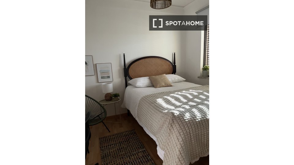 Double room Lisbon, 1 bed, 140m² — photo 2