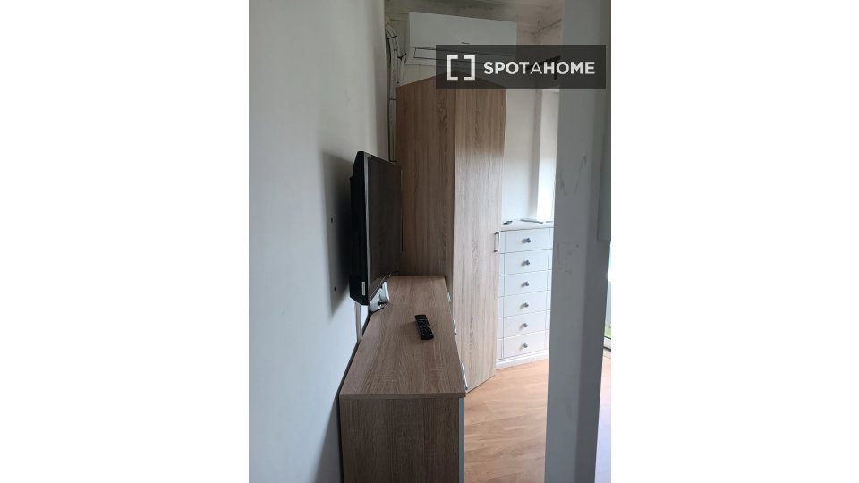 Double room Lisbon, 5 beds, 90m² — photo 6
