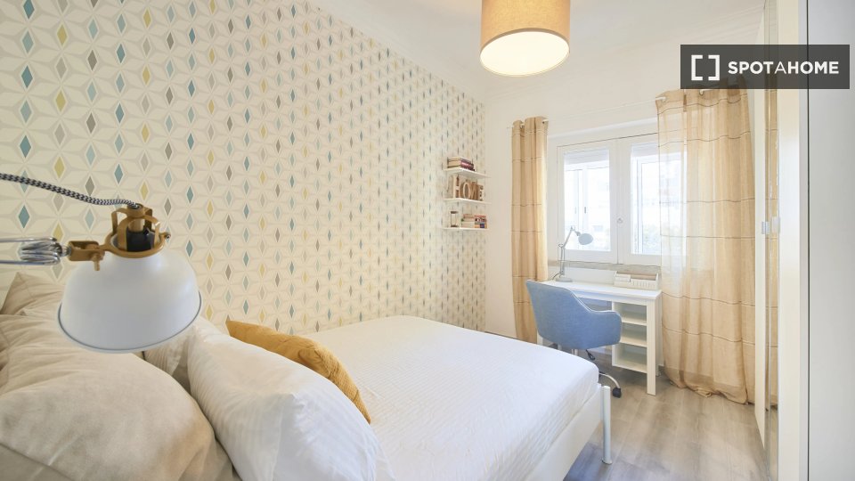 Double room Lisbon, 4 beds — photo 1