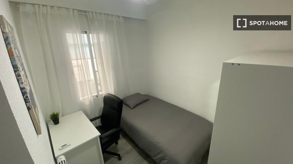 Double room Madrid, 4 beds — photo 5