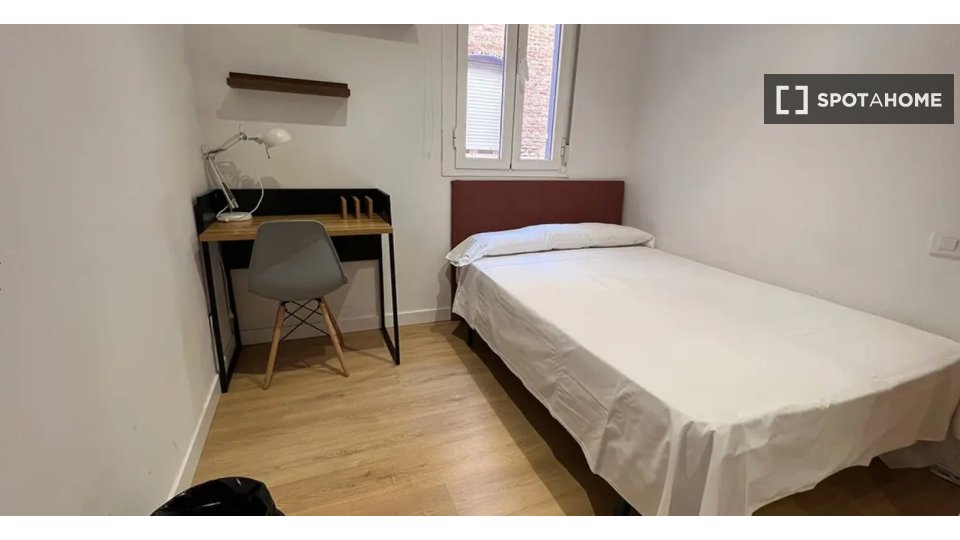 Double room Madrid, 12 beds — photo 26