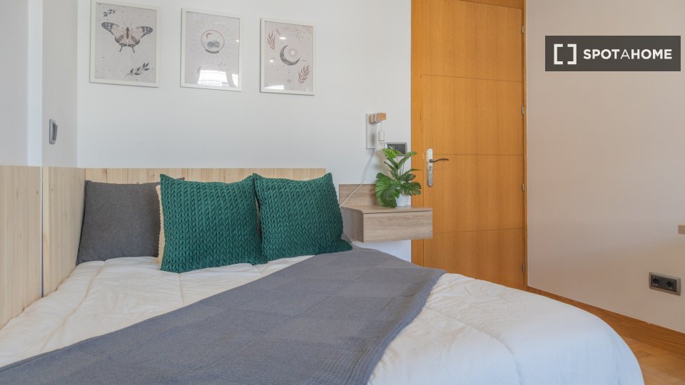 Double room Madrid, 5 beds — photo 2
