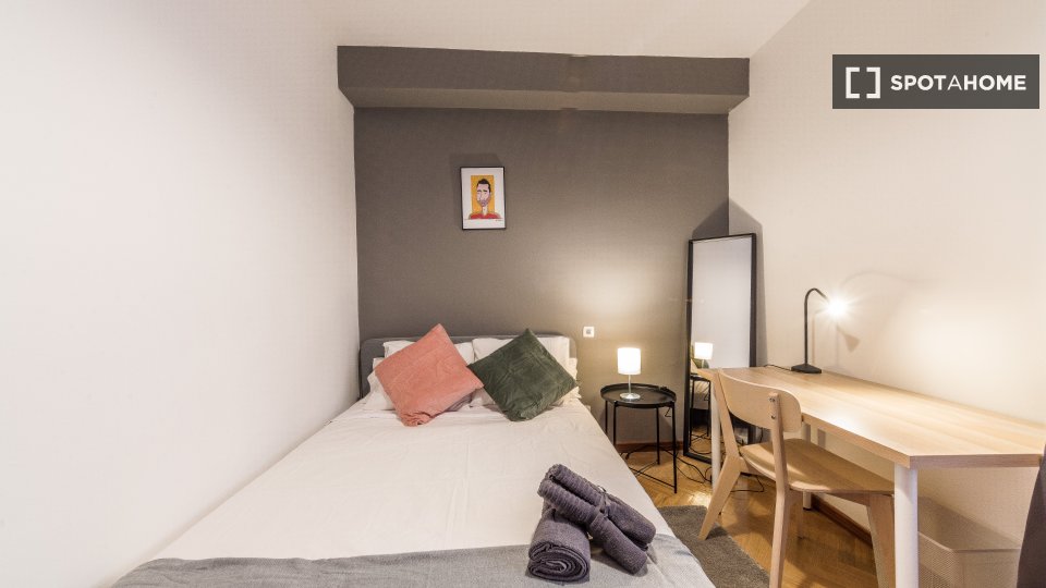 Double room Madrid, 5 beds, 130m² — photo 11