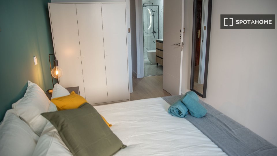 Double room Madrid, 5 beds, 90m² — photo 37