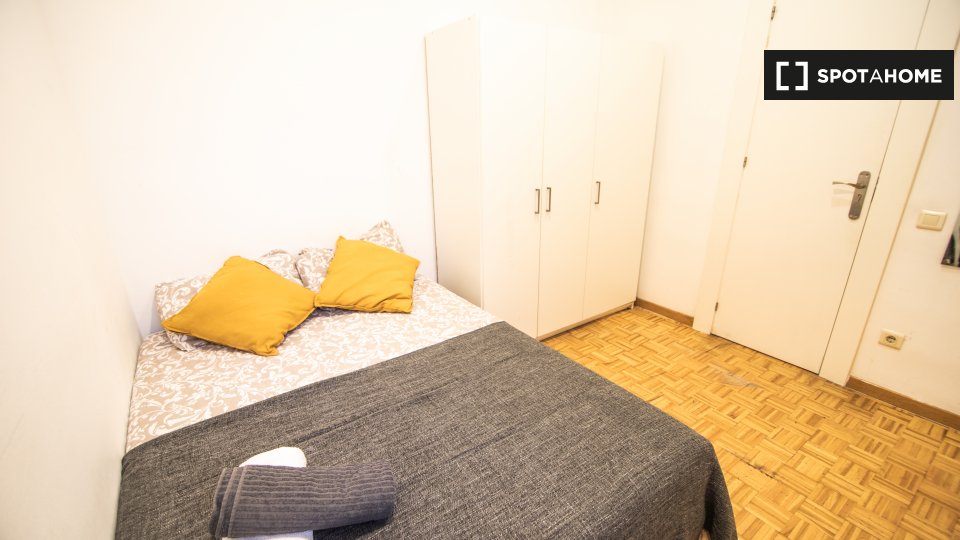 Double room Barcelona, 19 beds, 320m² — photo 1