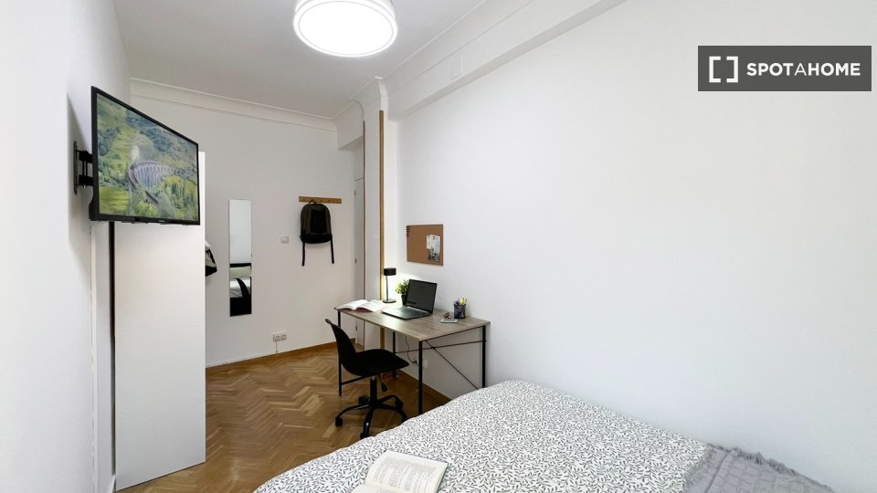 Double room Madrid, 7 beds — photo 15