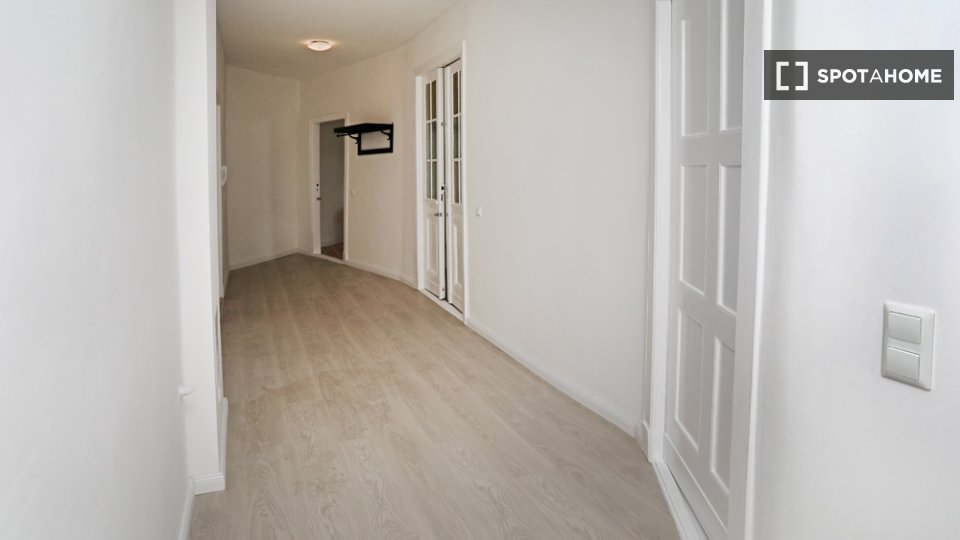 Double room Berlin, 4 beds, 114m² — photo 11