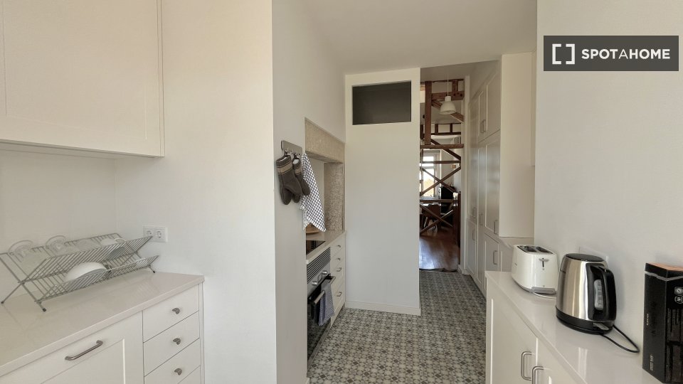 Apartment Lisbon, 1 bed, 72m² — photo 15