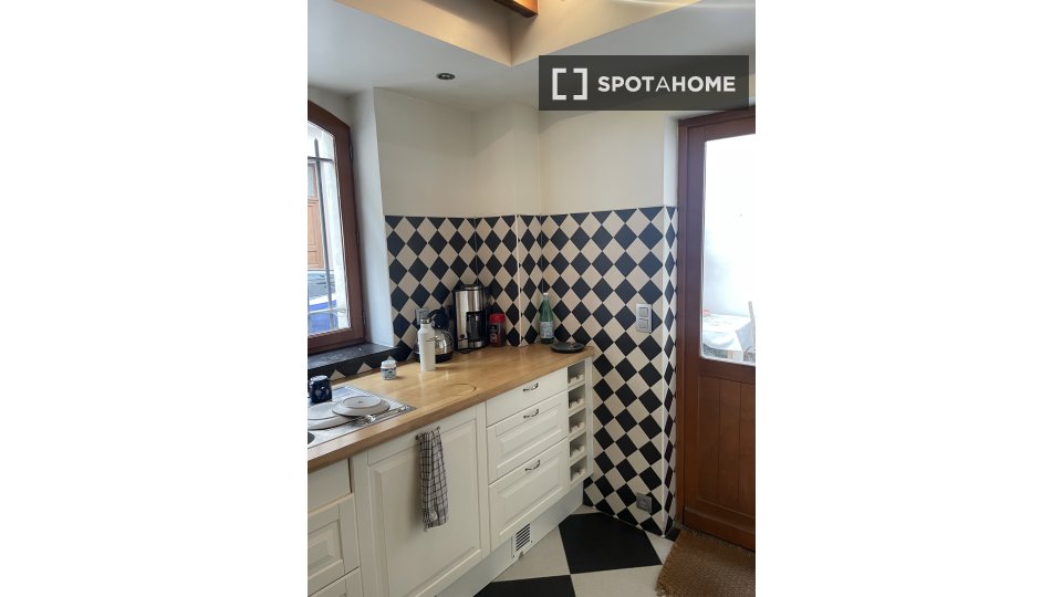 Double room Brussels, 6 beds, 450m² — photo 13