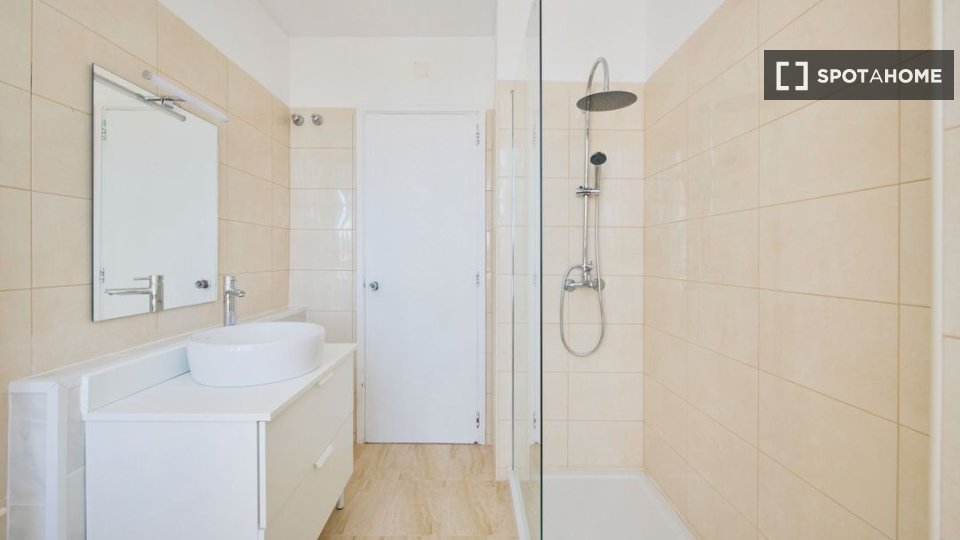 Apartment Lisbon, 1 bed — photo 14