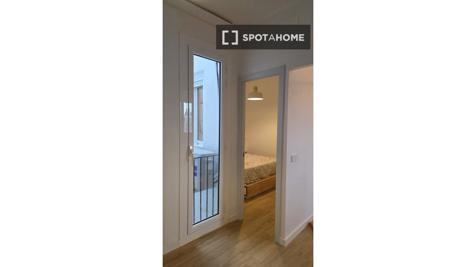 Apartment Barcelona, 1 bed, 34m² — photo 2