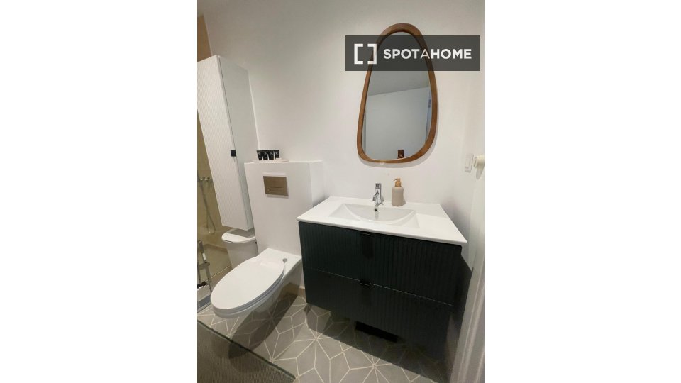 Apartment Lisbon, 1 bed, 42m² — photo 11