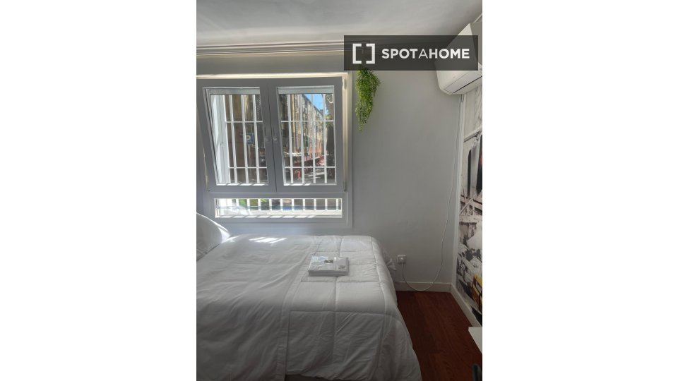 Double room Madrid, 4 beds — photo 1