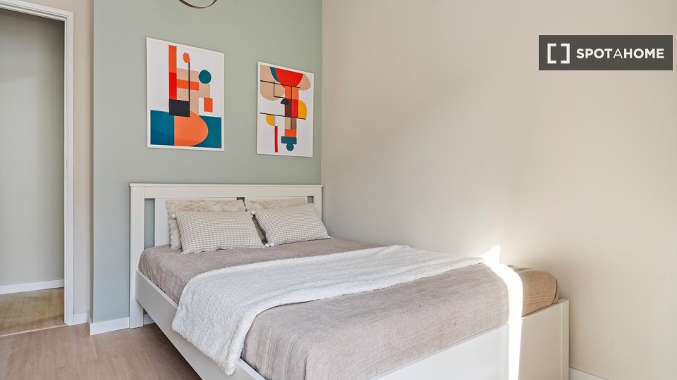 Double room Lisbon, 6 beds — photo 7