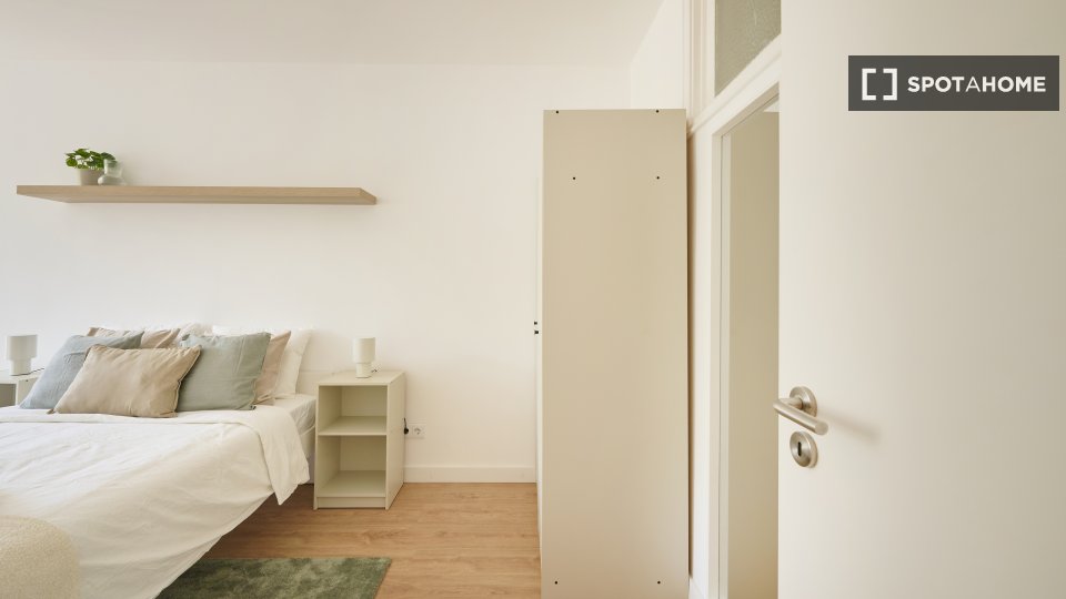 Double room Lisbon, 4 beds — photo 9