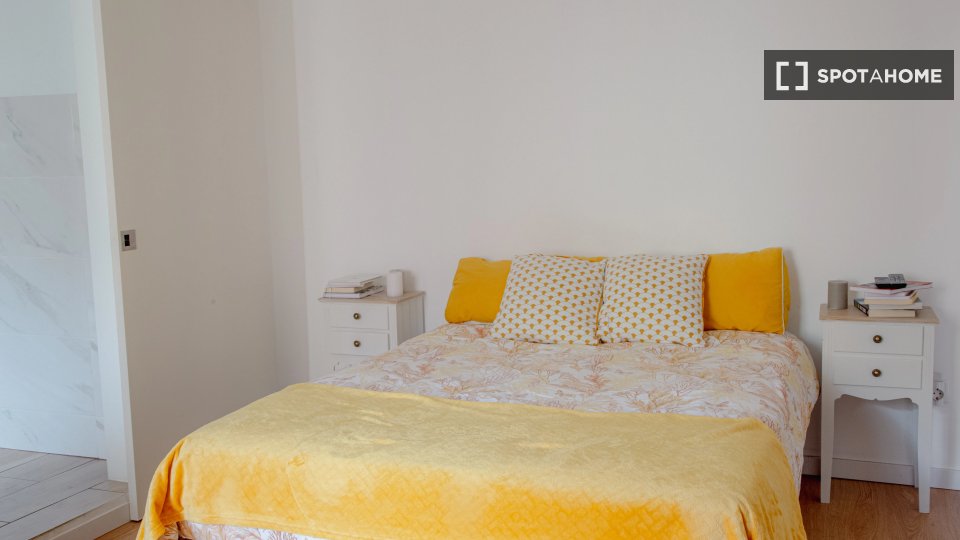 Double room Lisbon, 6 beds — photo 13
