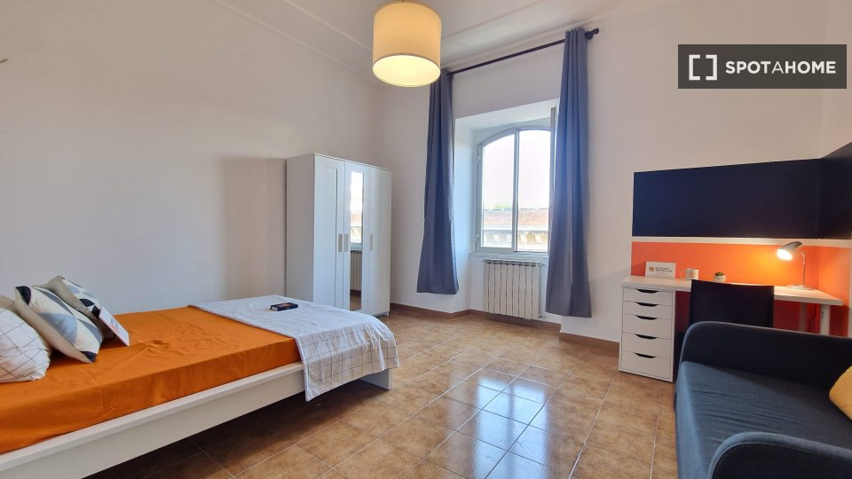 Double room Rome, 3 beds — photo 42