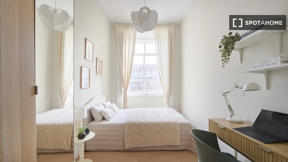 Double room Lisbon, 9 beds — photo 1