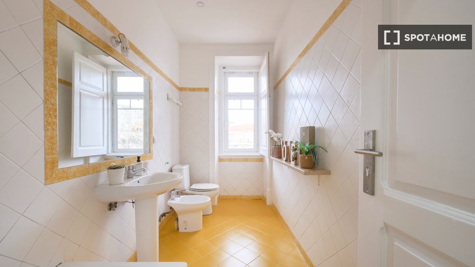 Double room Lisbon, 8 beds — photo 28