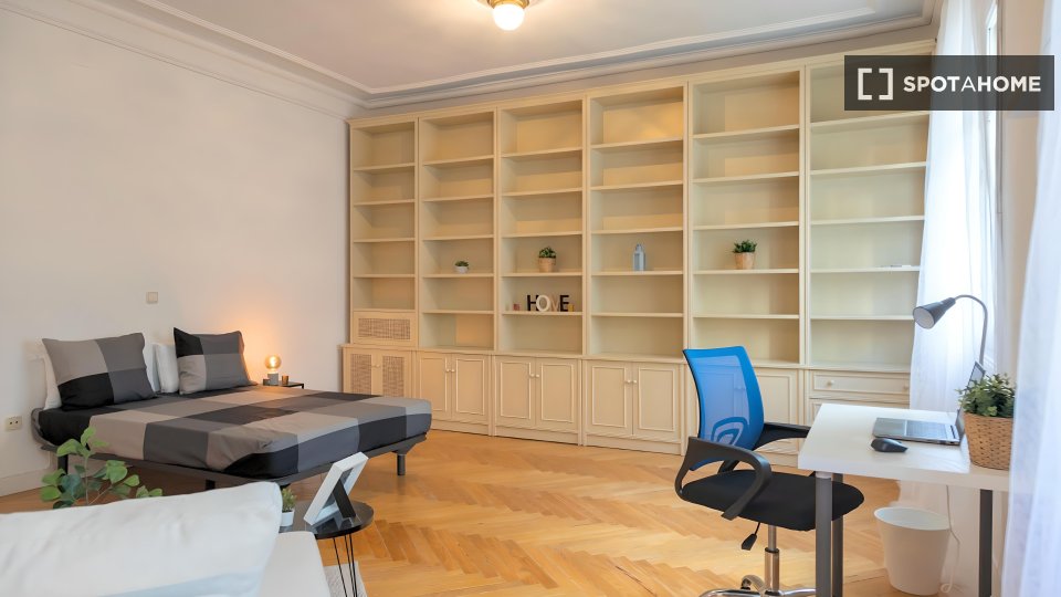 Double room Madrid, 7 beds — photo 2