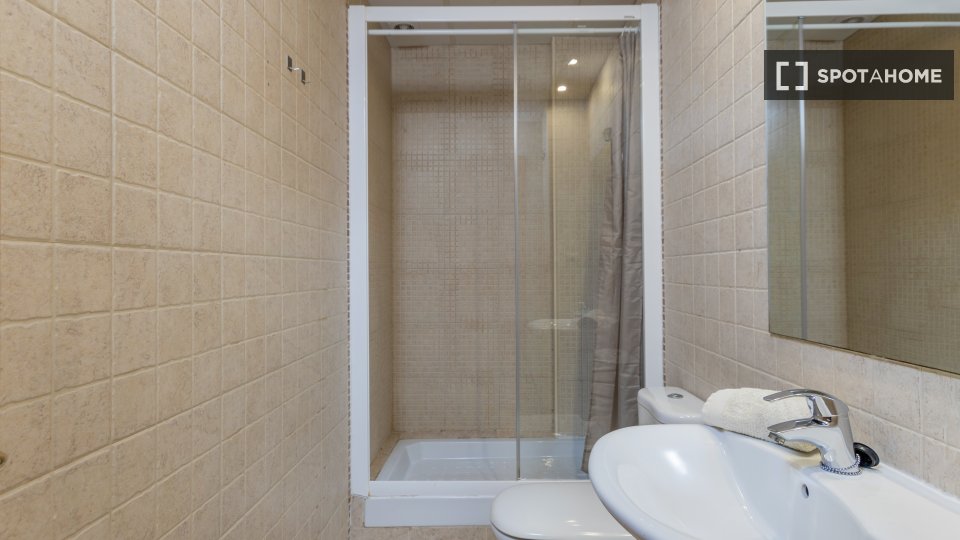 Apartment Valencia, 2 beds, 75m² — photo 35