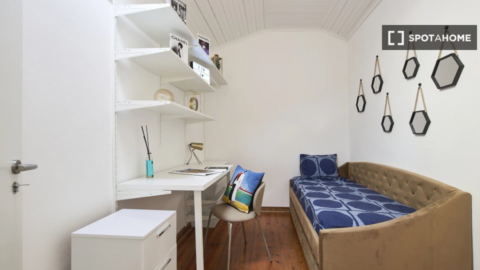 Double room Lisbon, 13 beds — photo 1