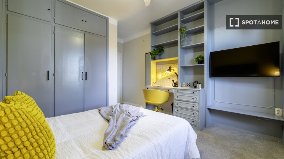 Double room Madrid, 7 beds, 157m² — photo 13