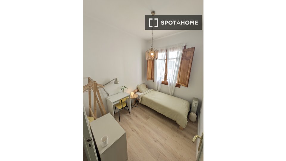 Double room Valencia, 2 beds, 72m² — photo 29