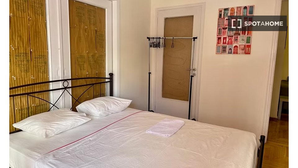 Double room Athens, 5 beds — photo 13