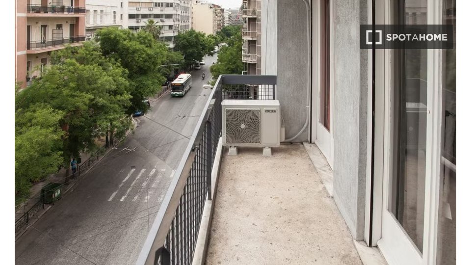 Double room Athens, 5 beds — photo 13