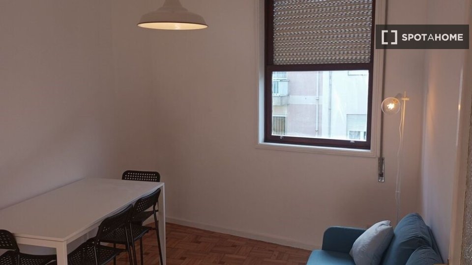 Double room Porto, 5 beds, 180m² — photo 11
