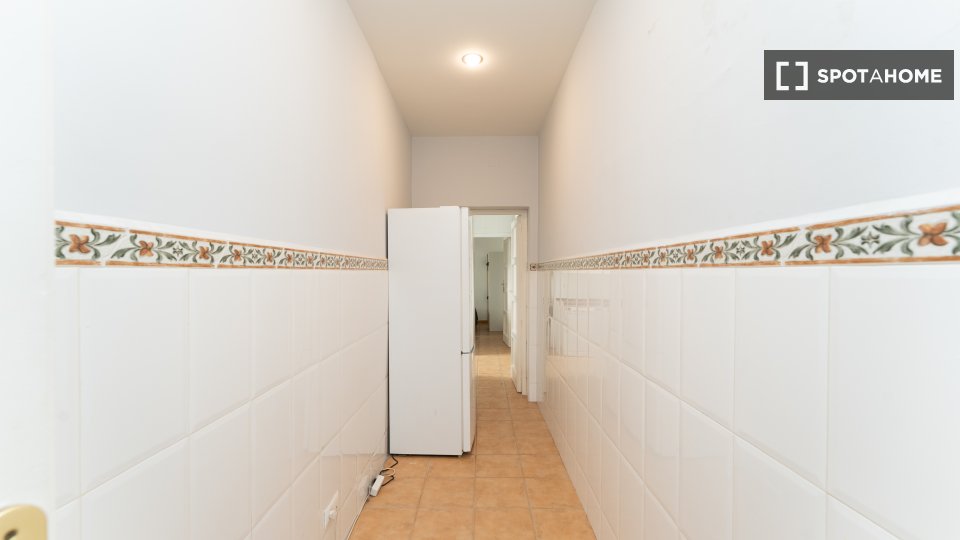 Double room Madrid, 5 beds — photo 28