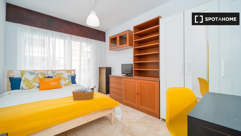 Double room Madrid, 4 beds, 50m² — photo 16