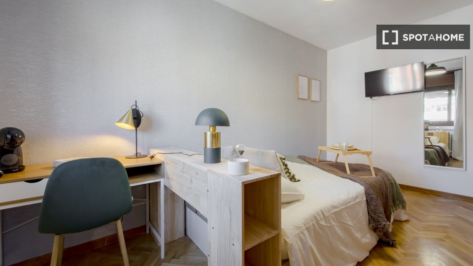 Double room Madrid, 7 beds — photo 12