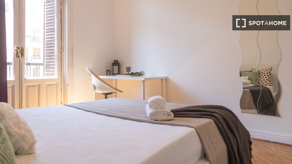 Double room Madrid, 7 beds, 100m² — photo 28
