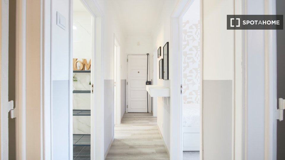 Double room Lisbon, 4 beds — photo 46