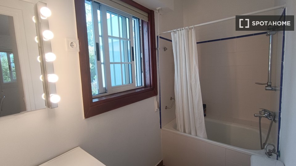 Double room Madrid, 4 beds — photo 5