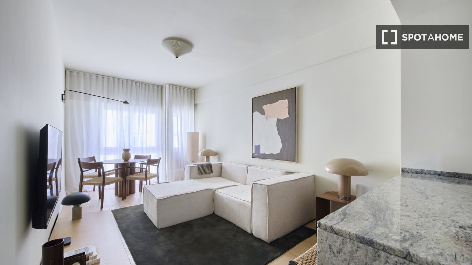 Apartment Lisbon, 1 bed — photo 14