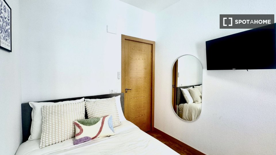 Double room Madrid, 6 beds — photo 50