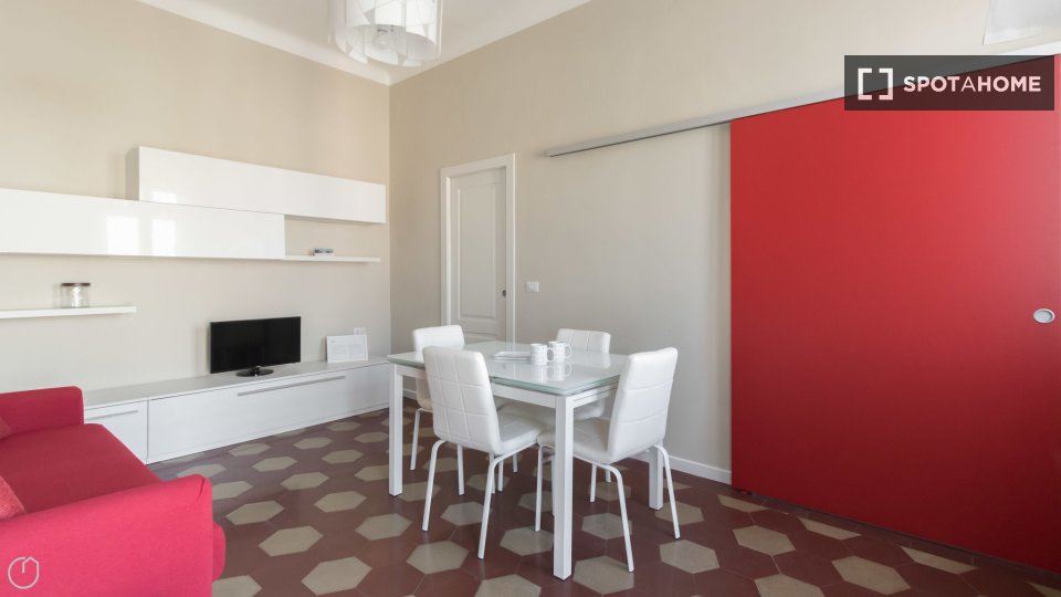 Apartment Milan, 1 bed, 49m² — photo 2