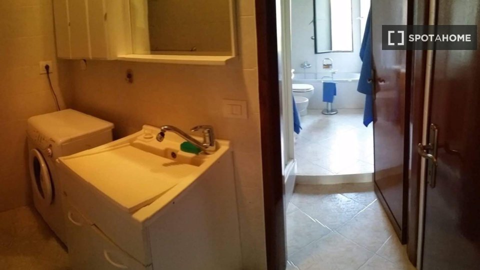Double room Milan, 3 beds — photo 5