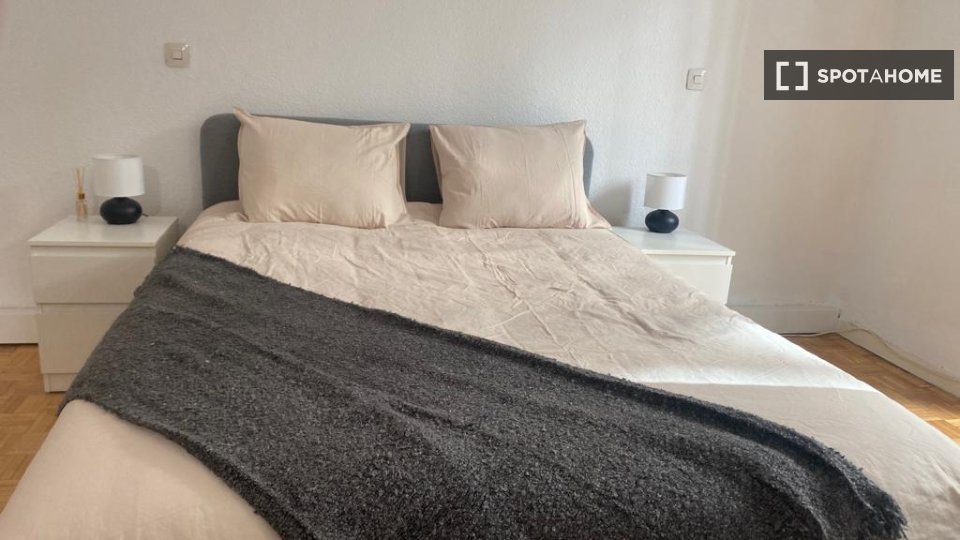 Double room Madrid, 5 beds — photo 16
