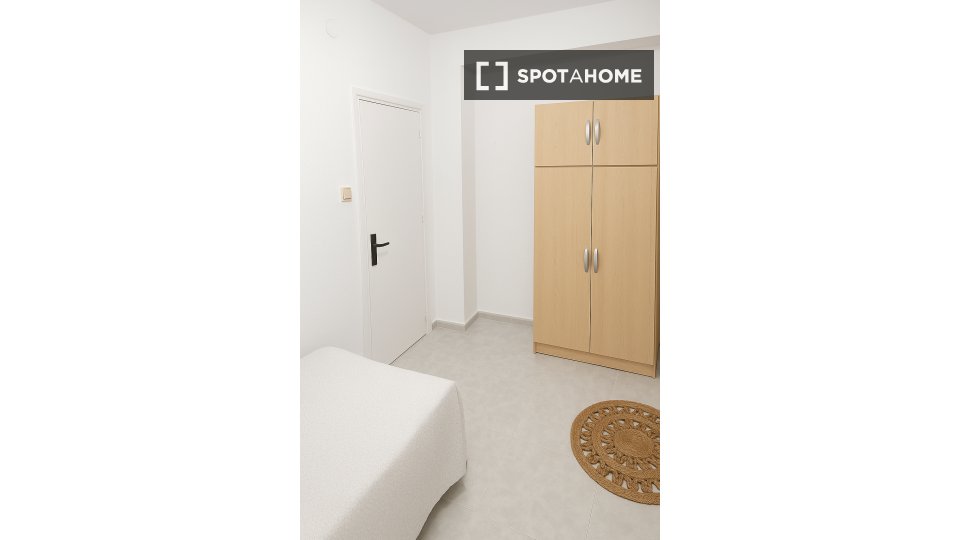Double room Granada, 5 beds — photo 22