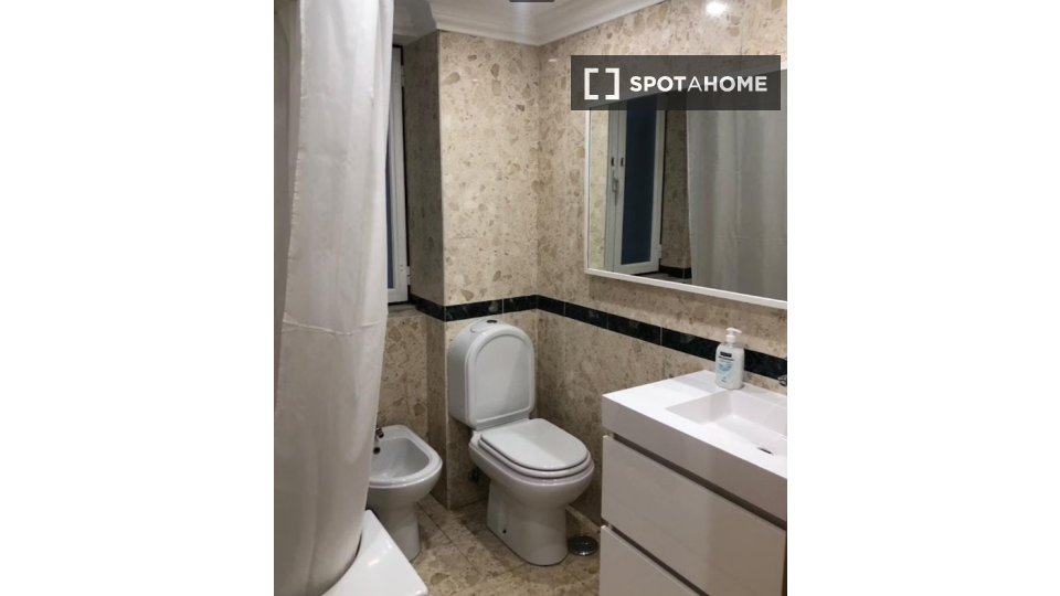 Double room Lisbon, 6 beds, 150m² — photo 6